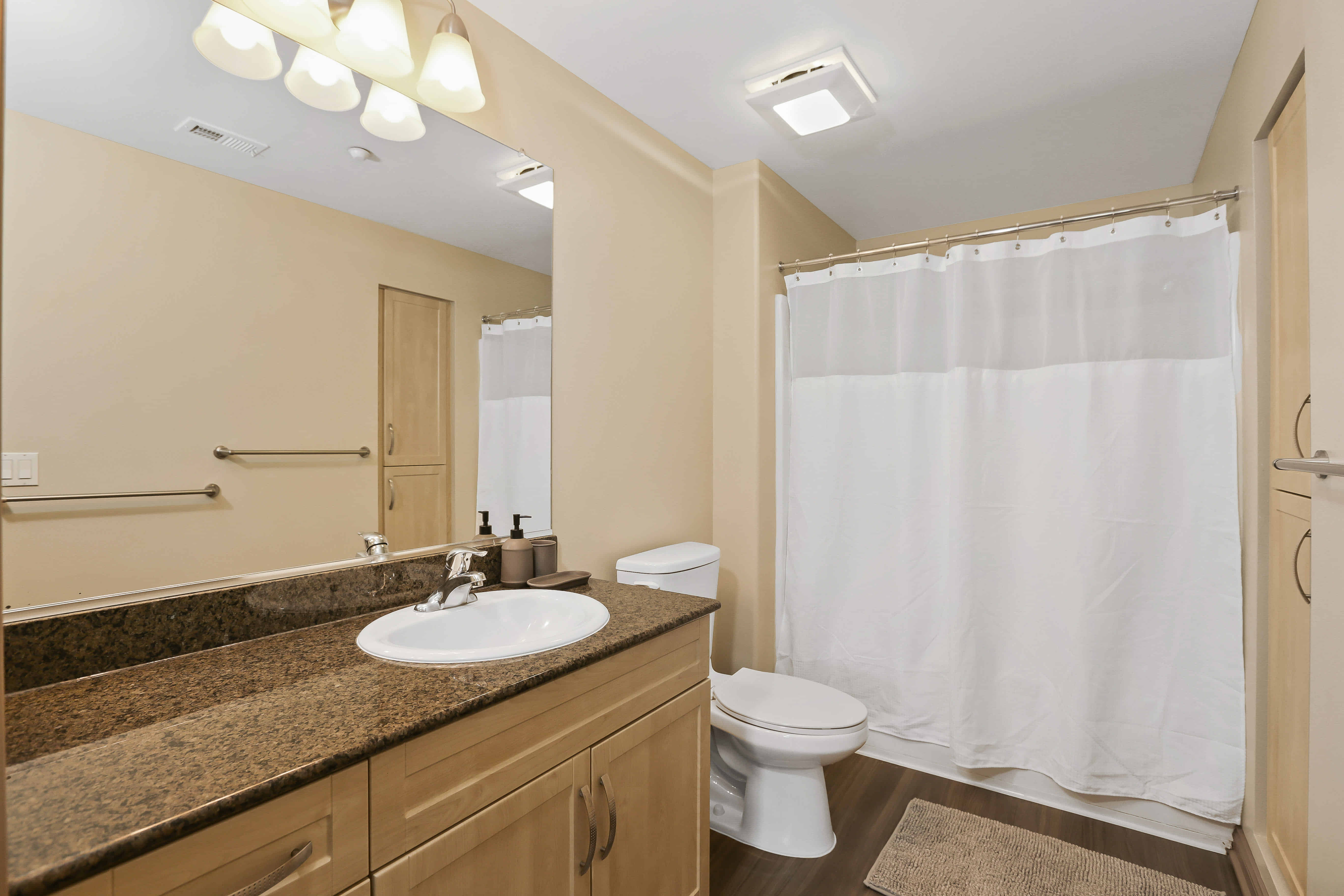 Amenities?w=400&h=260&fit=crop&q=40&auto=format&trim=auto