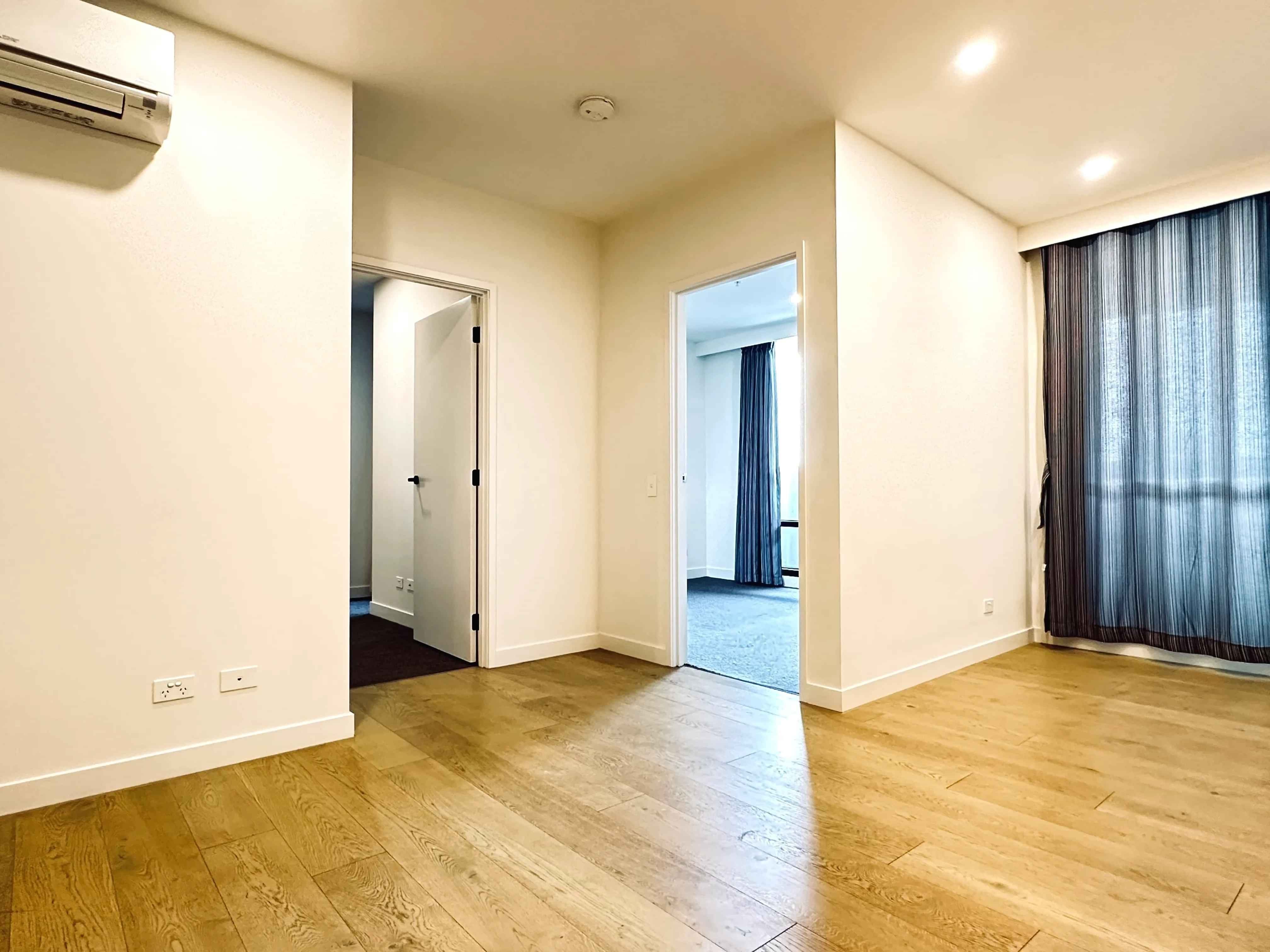 Amenities?w=400&h=260&fit=crop&q=40&auto=format&trim=auto