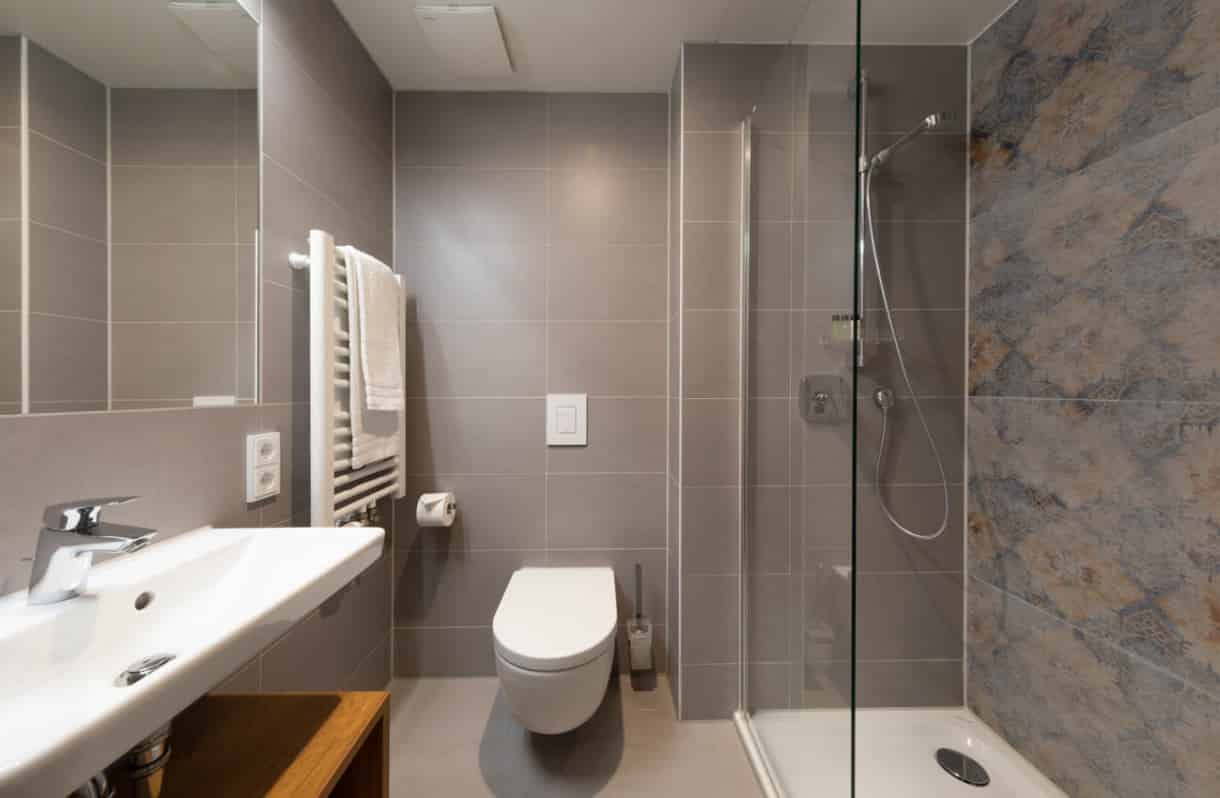 Common Area?w=400&h=260&fit=crop&q=40&auto=format&trim=auto