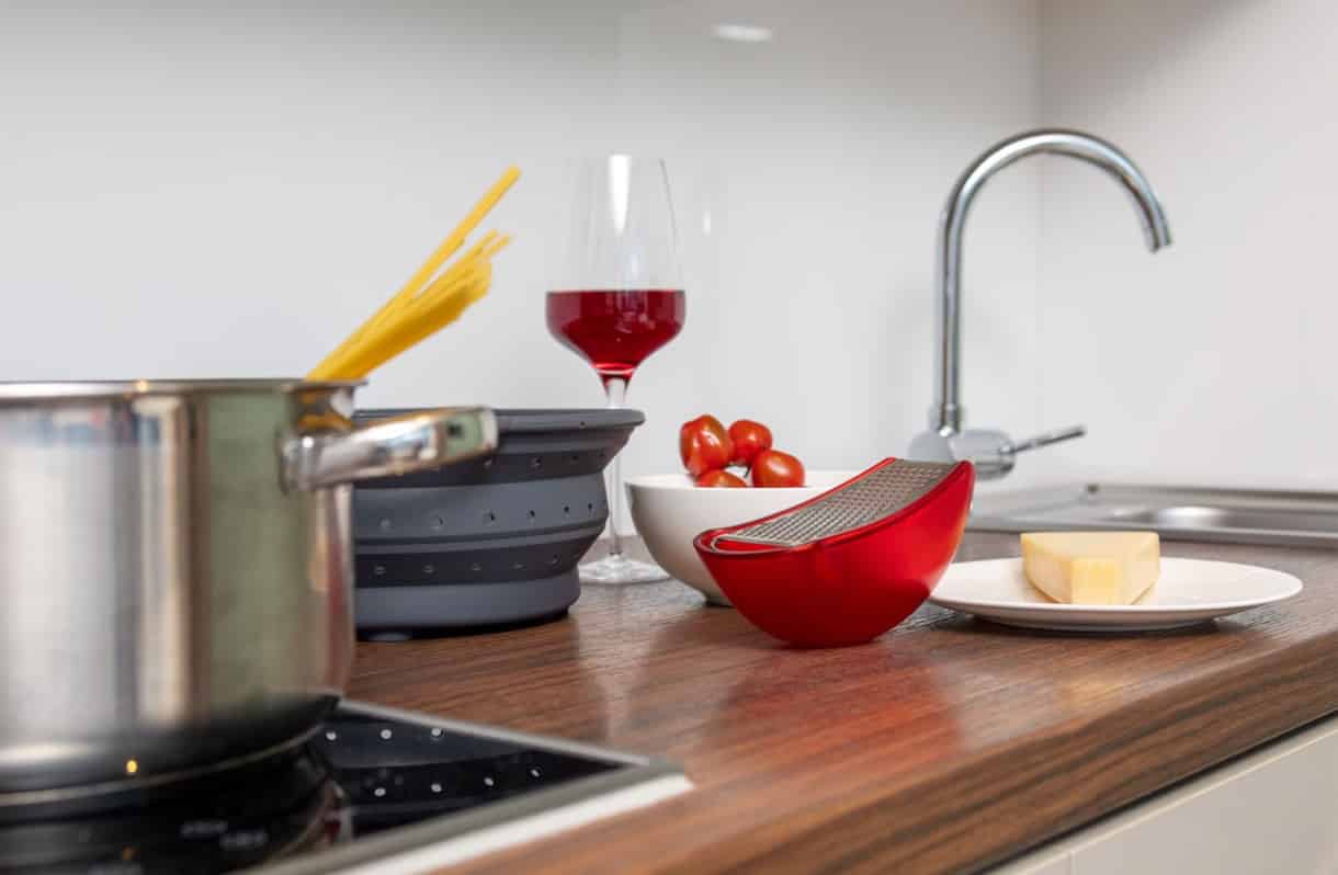 Common Area?w=400&h=260&fit=crop&q=40&auto=format&trim=auto