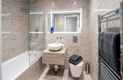 1 Bedroom 1 Bathroom Apartment - Bedroom?w=400&h=260&fit=crop&q=40&auto=format&trim=auto