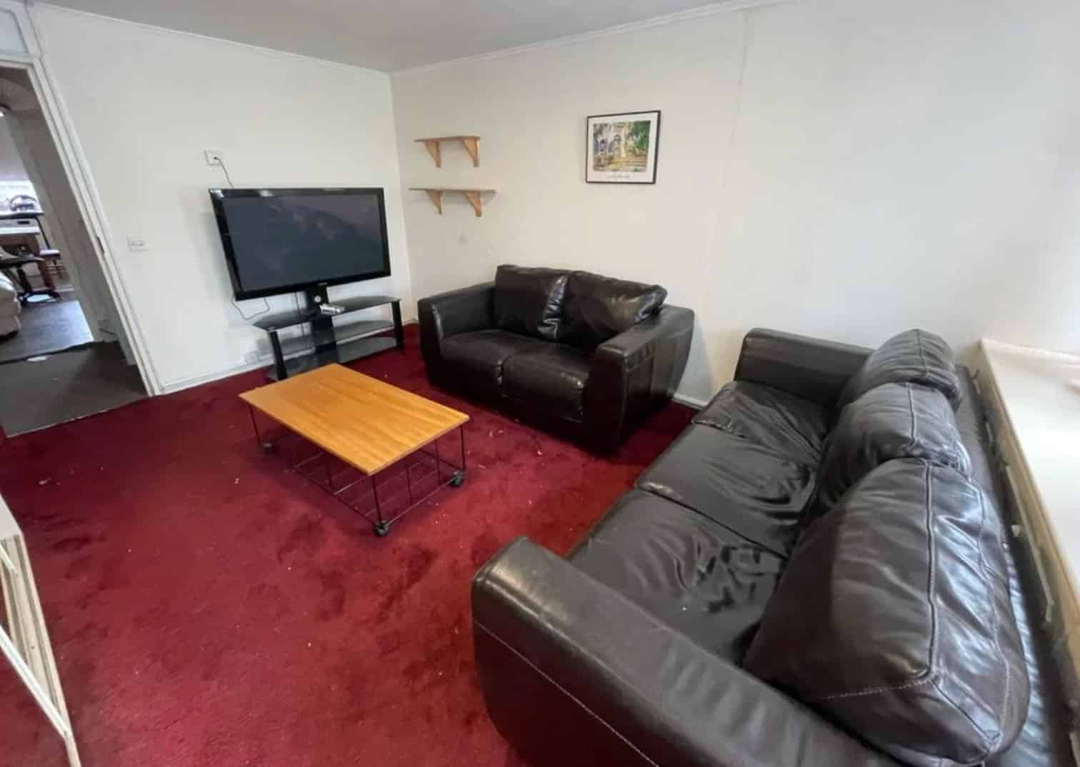 Barchester Close UB8, London - London, England, United Kingdom - 6 Bedrooms 1 Bathroom Apartment  - Common Area