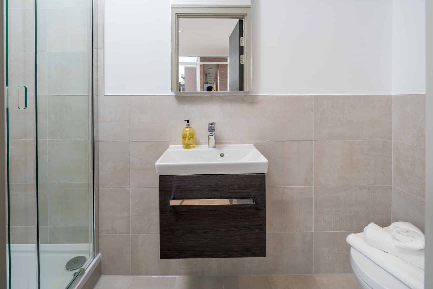 Lawrence Road 10, London - London, England, United Kingdom - Studio Flat - Bathroom