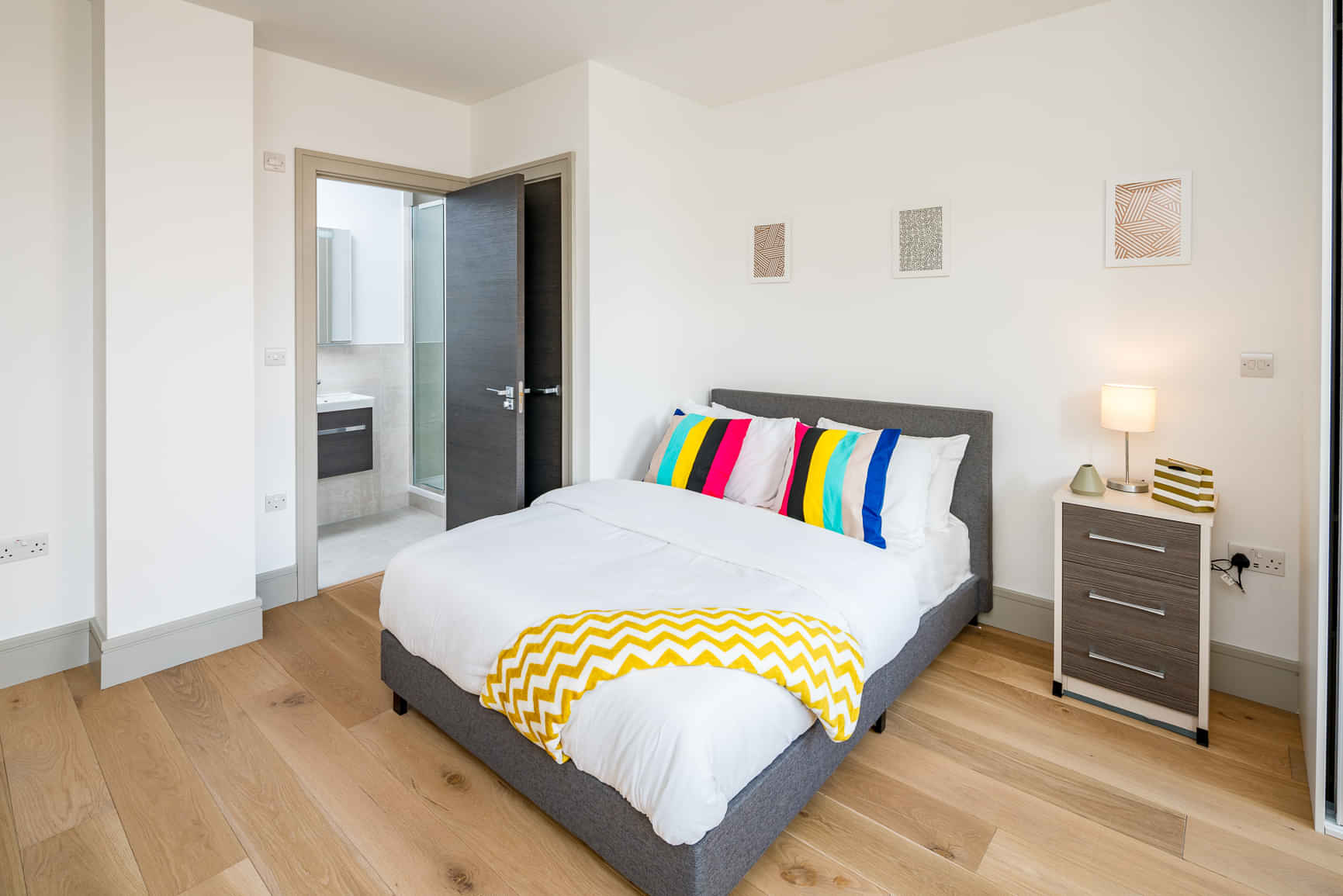 Lawrence Road 11, London - London, England, United Kingdom - Studio Flat - Bedroom