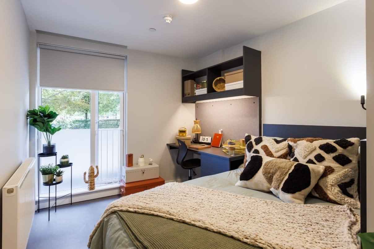 11 Bed En-suite Plus - Bedroom