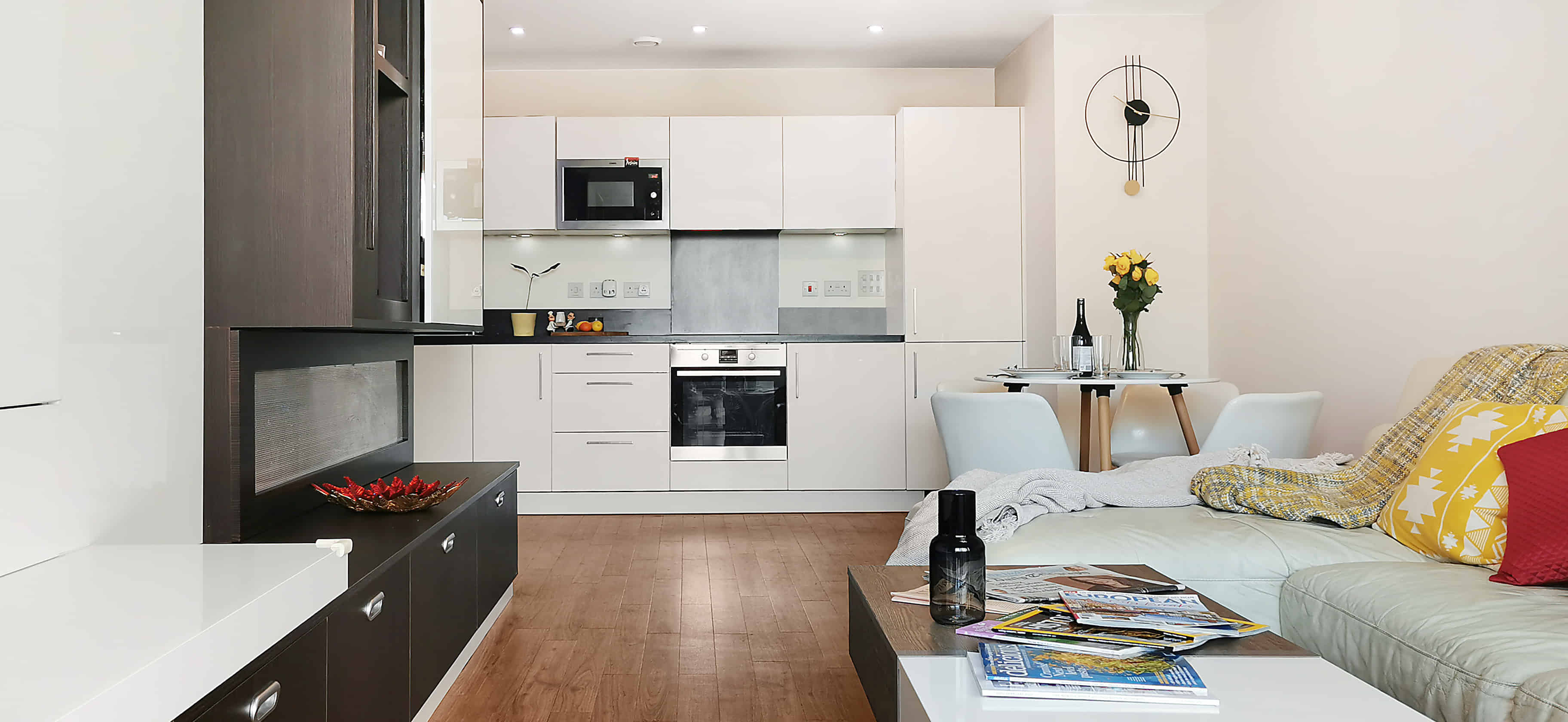 Exterior?w=400&h=260&fit=crop&q=40&auto=format&trim=auto