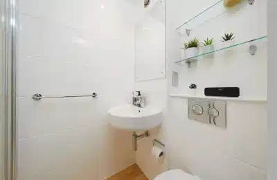 Amenities?w=400&h=260&fit=crop&q=40&auto=format&trim=auto