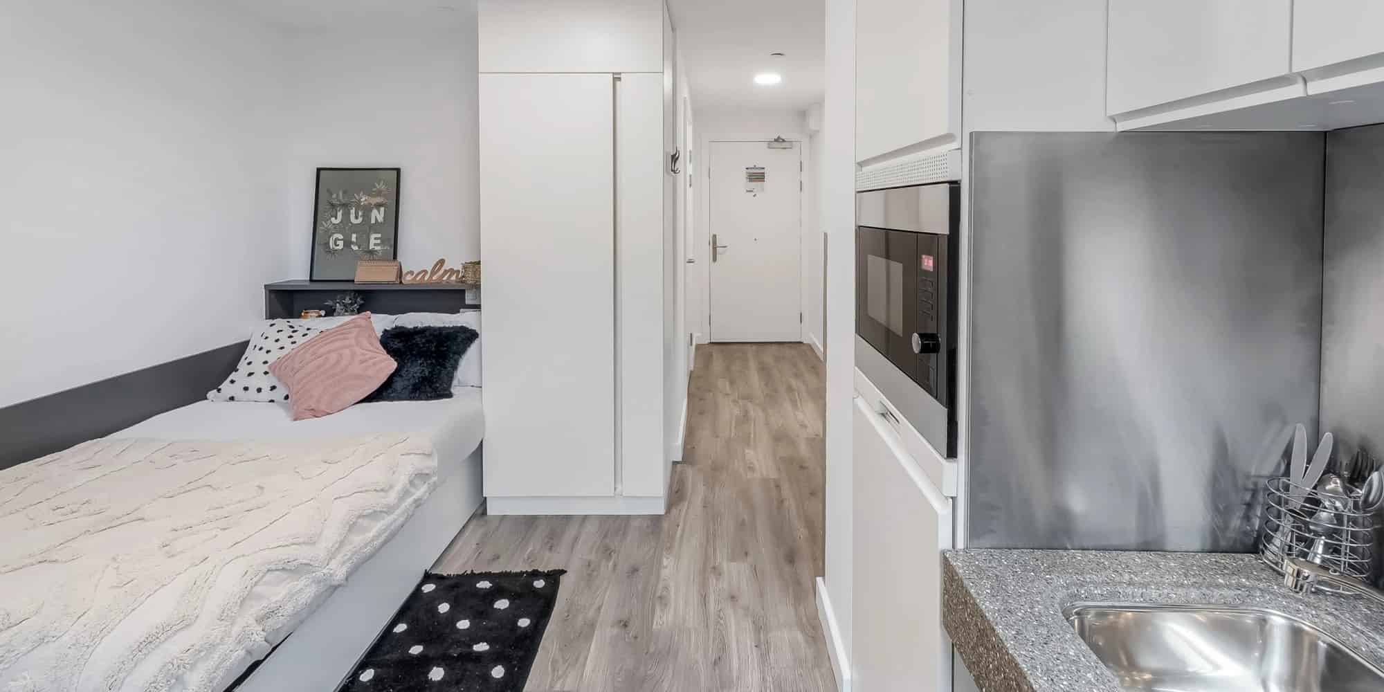 Diamond Studio Private Upper Level