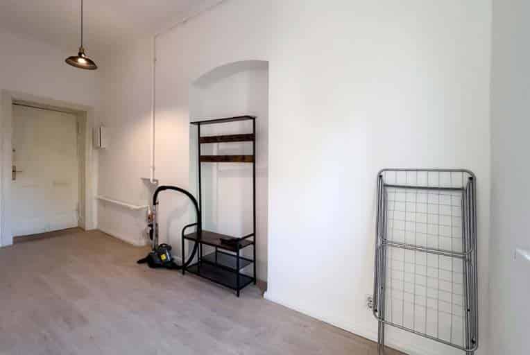 Common Area?w=400&h=260&fit=crop&q=40&auto=format&trim=auto