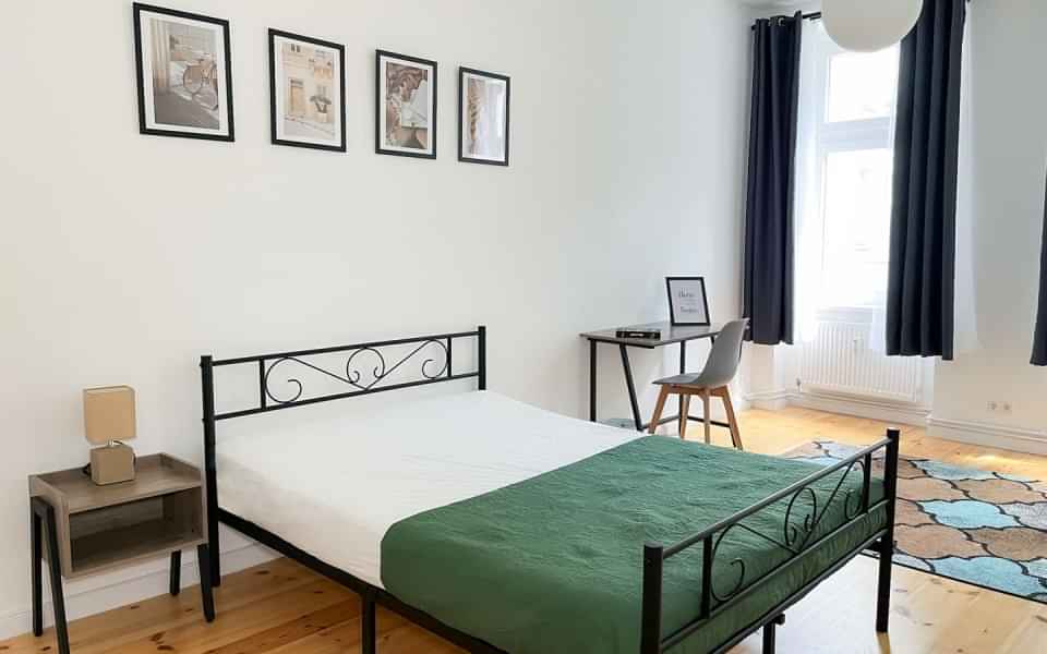 Amenities?w=400&h=260&fit=crop&q=40&auto=format&trim=auto