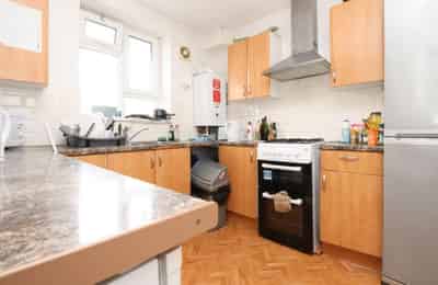 6 bedroom apartment, Ashcombe House, Talwin St - undefined - kitchen - Kitchen - 11-07-2023