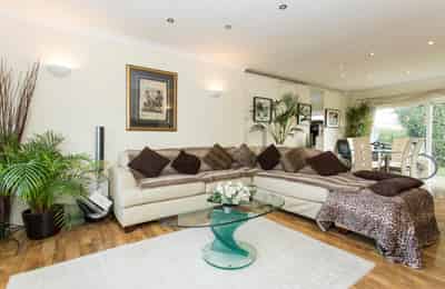 6 bedroom house, Evesham Way - undefined - Living Room