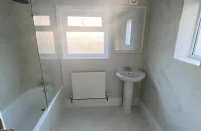 4 Bedroom 1 Bathroom Apartment - Room?w=400&h=260&fit=crop&q=40&auto=format&trim=auto