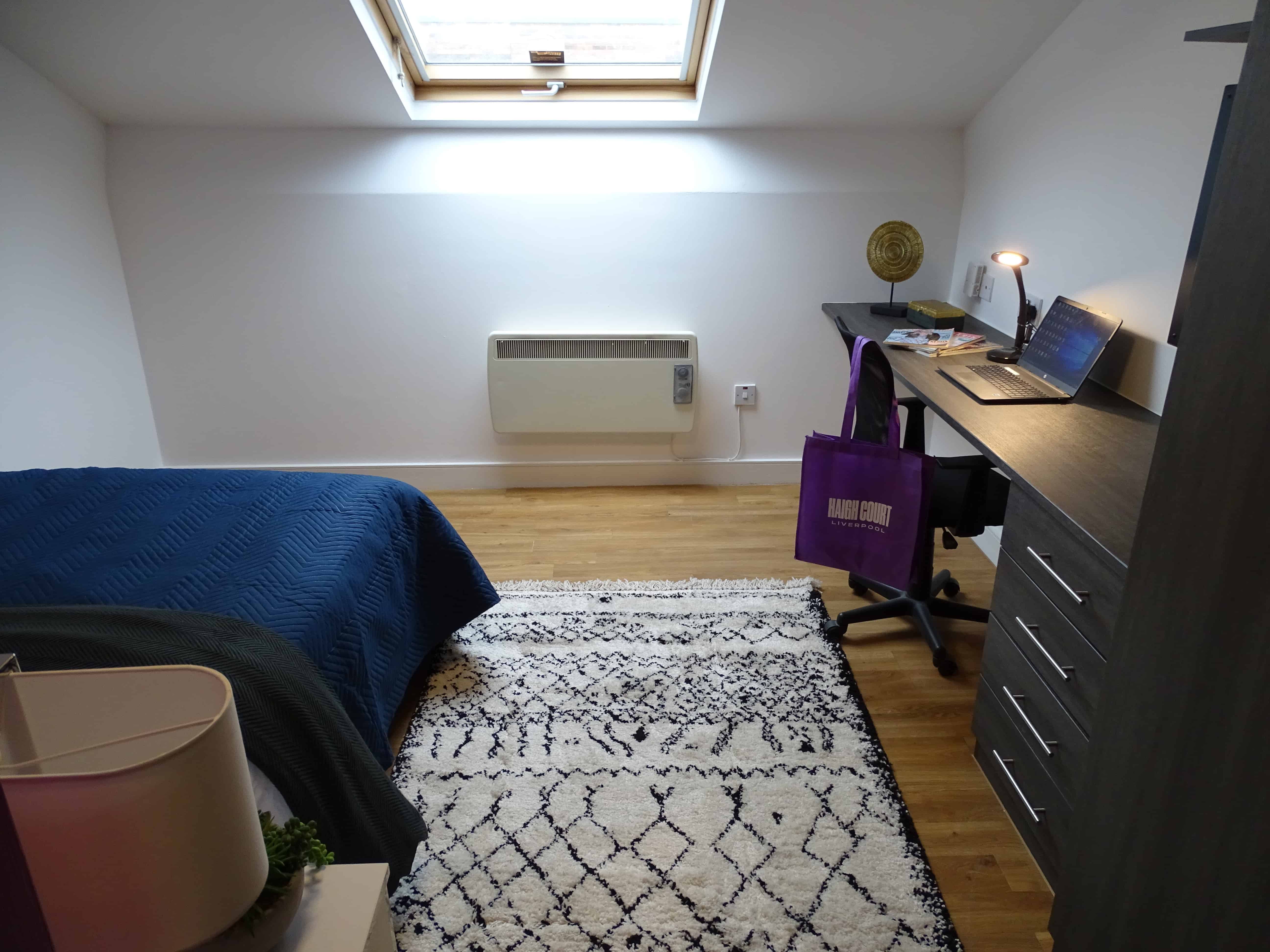 Exterior?w=400&h=260&fit=crop&q=40&auto=format&trim=auto