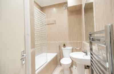 Room in a 3 Bedroom Apartment, Gloucester Pl, London NW1 6BU - London, England, United Kingdom - 5