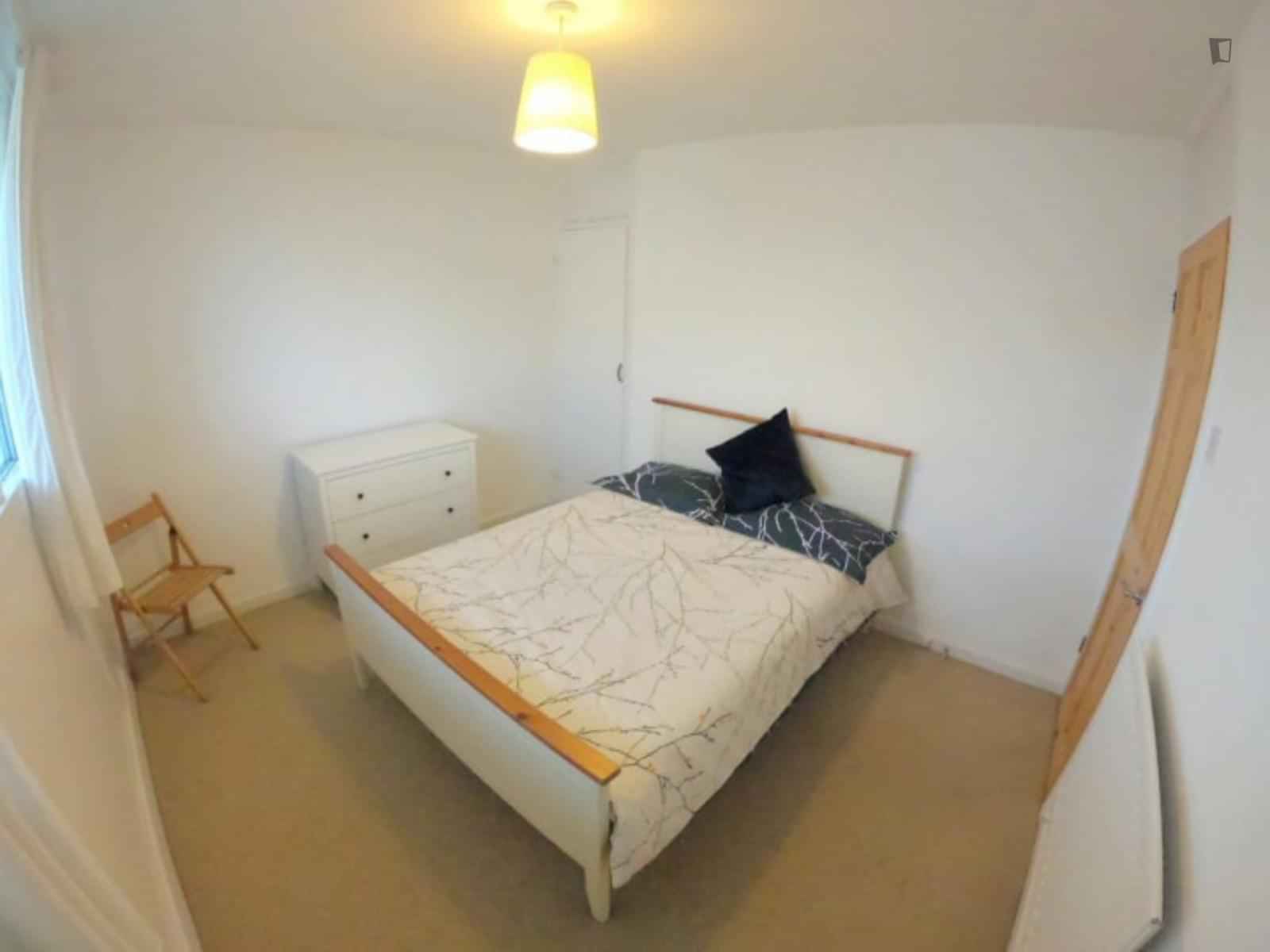 3 Bed - 1 Bath - Bedroom?w=400&h=260&fit=crop&q=40&auto=format&trim=auto