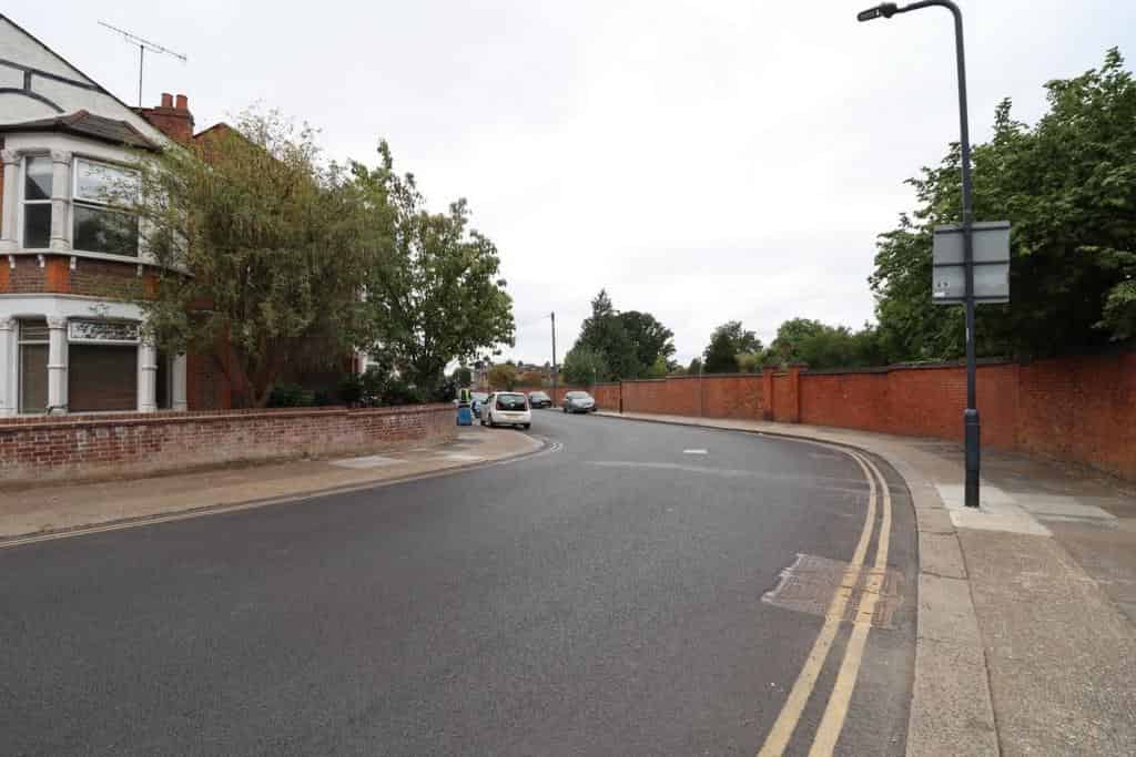 Room in a 4 Bedroom Apartment, Roundwood Rd, London NW10 3UG - London, England, United Kingdom - Exterior