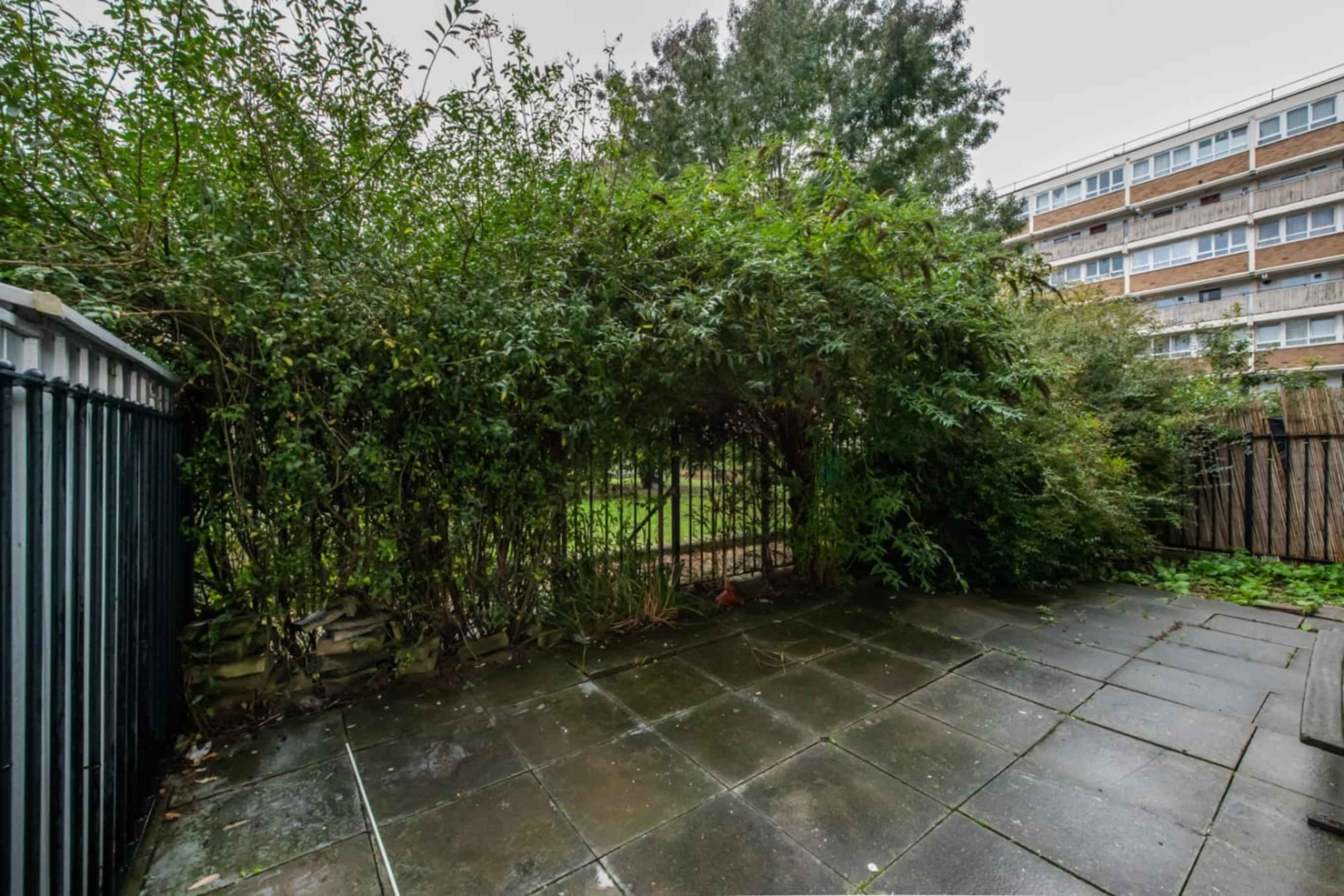 Comfy Double Bedroom Near Clapham Junction Train Station, London  - London, England, United Kingdom - Exterior