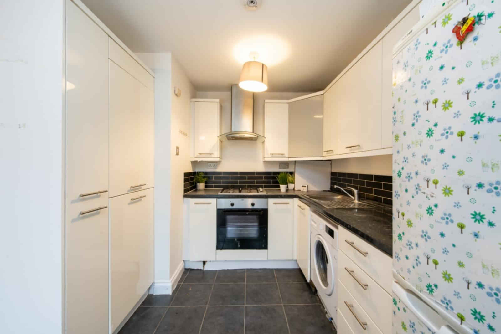 Exterior?w=400&h=260&fit=crop&q=40&auto=format&trim=auto