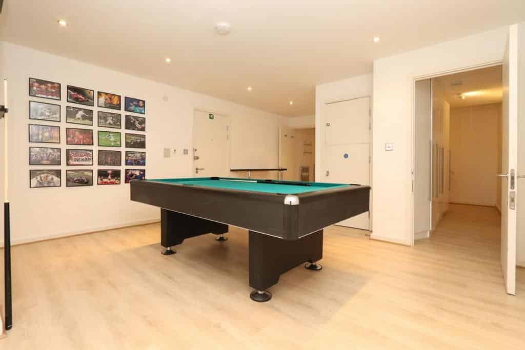 1 Bedroom Apartment, Canada St, London, SE16 6RG - London, England, United Kingdom - Amenities