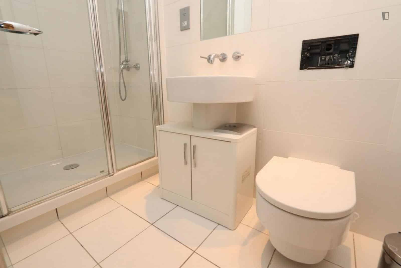 Amenities?w=400&h=260&fit=crop&q=40&auto=format&trim=auto