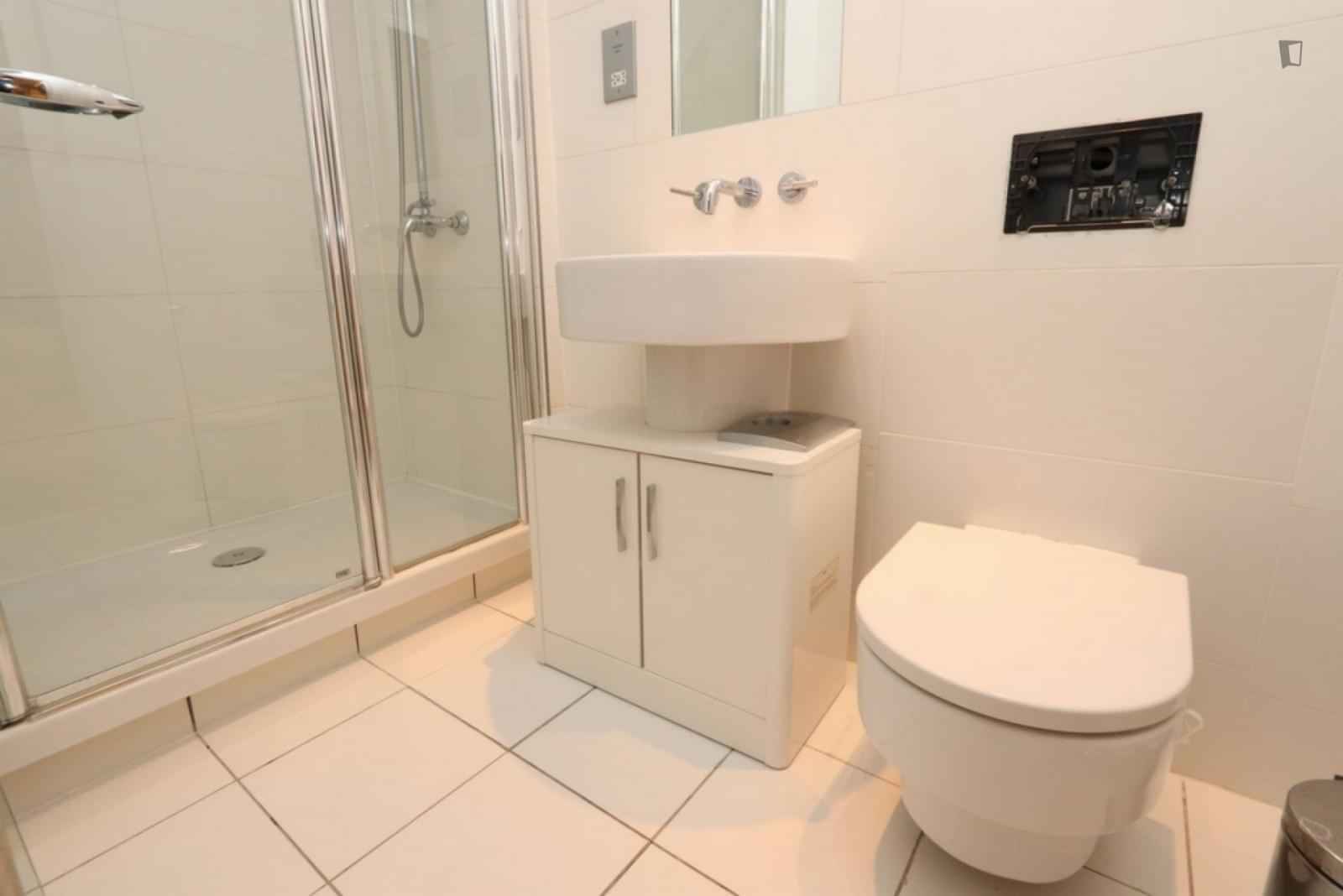 Amenities?w=400&h=260&fit=crop&q=40&auto=format&trim=auto