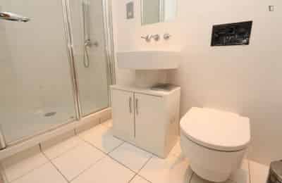 Amenities?w=400&h=260&fit=crop&q=40&auto=format&trim=auto