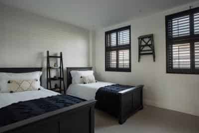 Common Area?w=400&h=260&fit=crop&q=40&auto=format&trim=auto