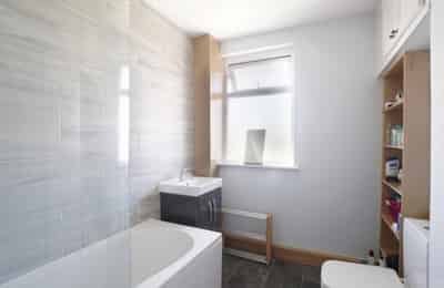 Appealing Single Bedroom Close To Columbia Road Flower Market, London - London, England, United Kingdom - 5 Bed - 1 Bath - Bathroom