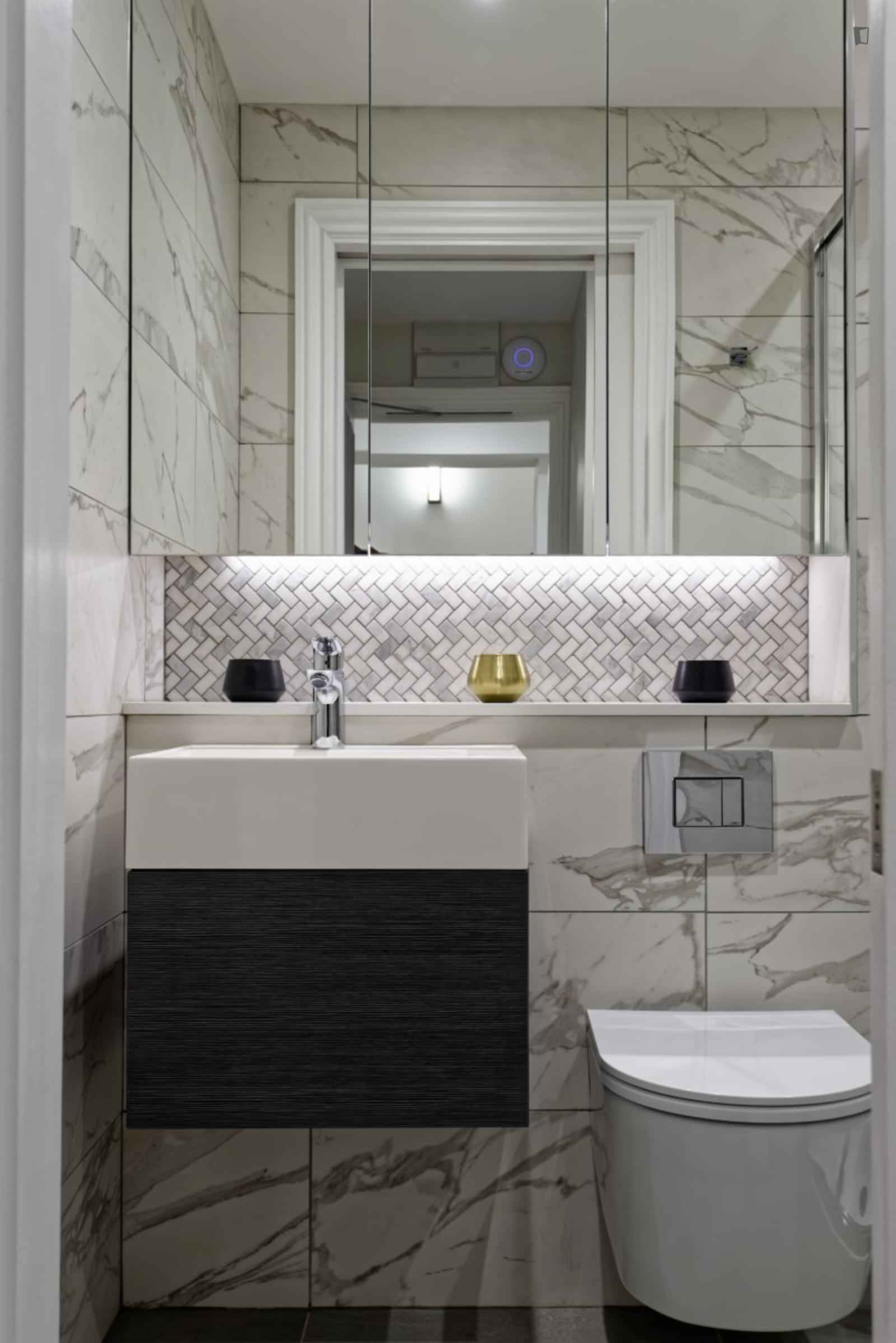 Studio Room, Nottingham Pl, London (Studio 2) - London, England, United Kingdom - Studio - Bathroom