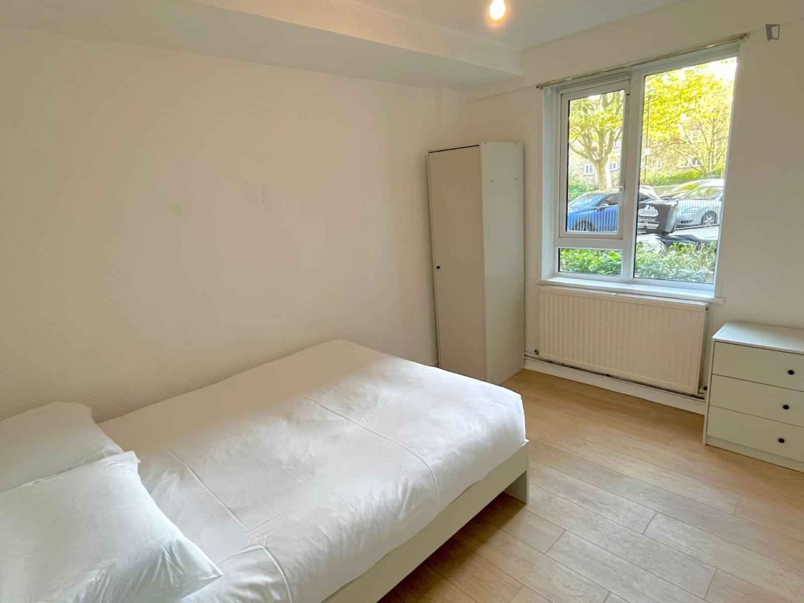  3 Bed - 1 Bath (2) - Kitchen?w=400&h=260&fit=crop&q=40&auto=format&trim=auto