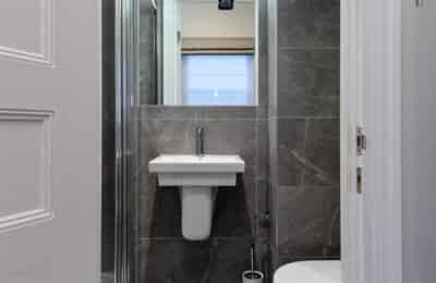Studio Room, Gloucester Pl, London W1U 6JS (Studio 3) - London, England, United Kingdom - Studio - Bathroom