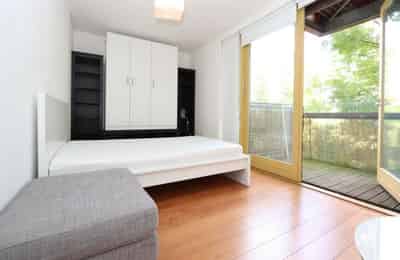 Room in a 3 Bedroom Apartment, Greenwich Park, London SE10 8QY - London, England, United Kingdom - 3 Bedroom 1 Bathroom Apartment - Bedroom