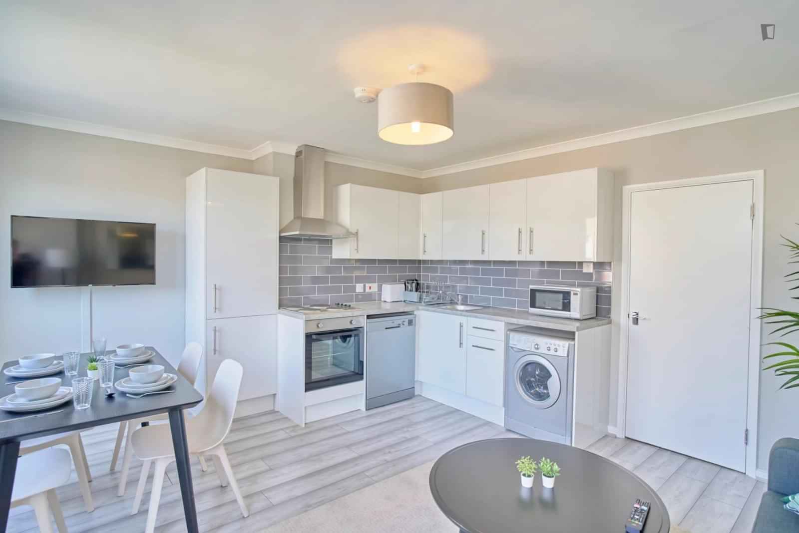 Welcoming double bedroom near Victoria Park - Amenities?w=400&h=260&fit=crop&q=40&auto=format&trim=auto