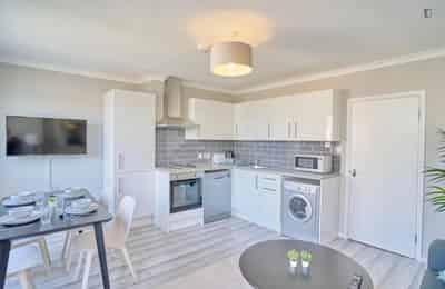 Welcoming double bedroom near Victoria Park - Amenities?w=400&h=260&fit=crop&q=40&auto=format&trim=auto