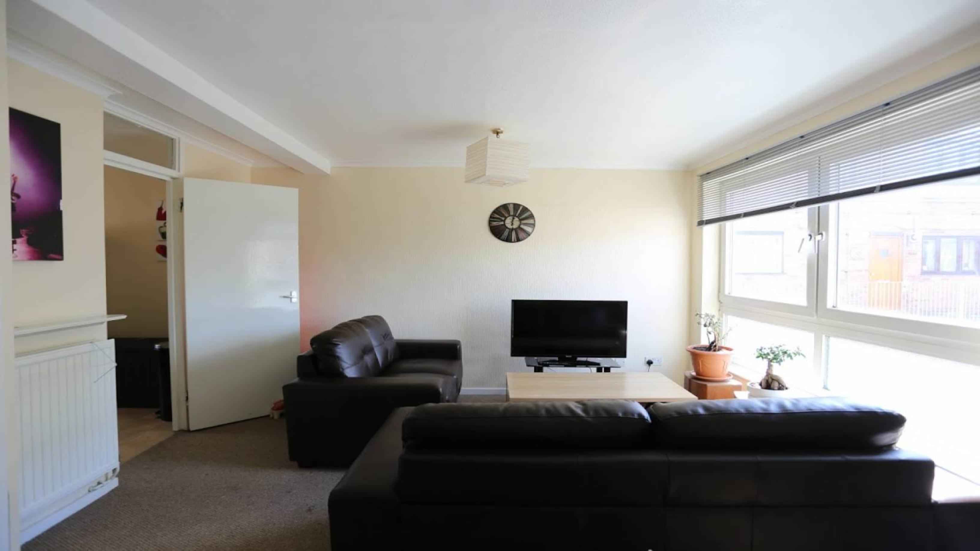 Double Bedroom Not Far From Bow Road Tube Station Checked, London - London, England, United Kingdom - Common Area