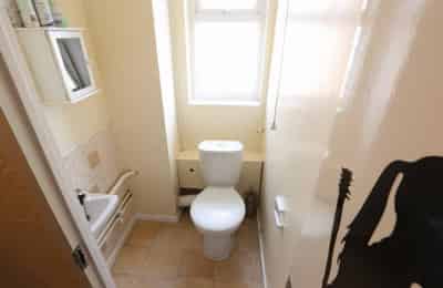 4 Bedroom 1 Bathroom Apartment - Amenities?w=400&h=260&fit=crop&q=40&auto=format&trim=auto