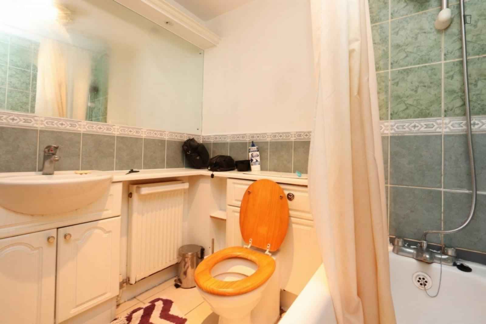 3 Bedroom Apartment - 1 - Bedroom?w=400&h=260&fit=crop&q=40&auto=format&trim=auto