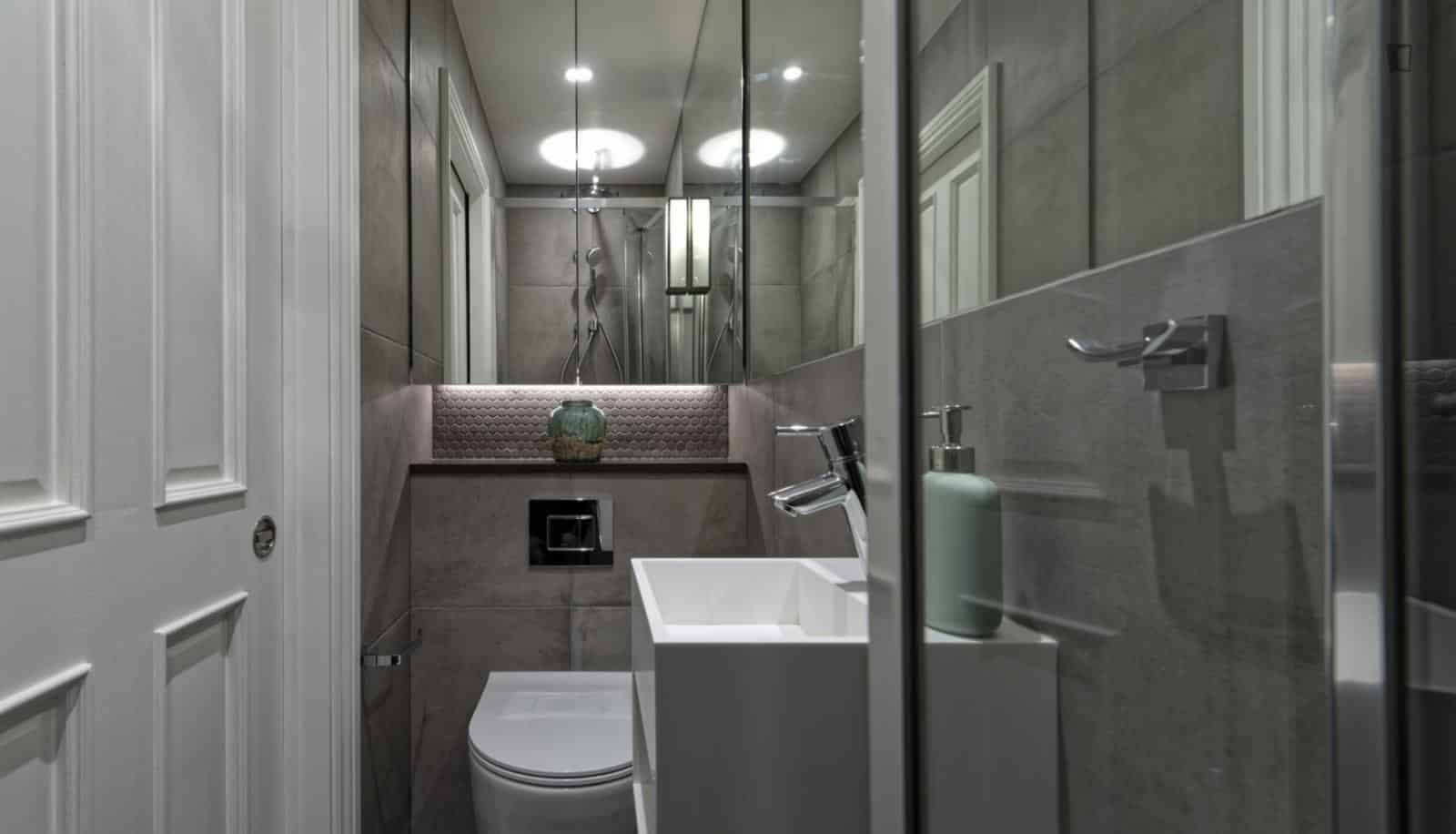 Common Area?w=400&h=260&fit=crop&q=40&auto=format&trim=auto