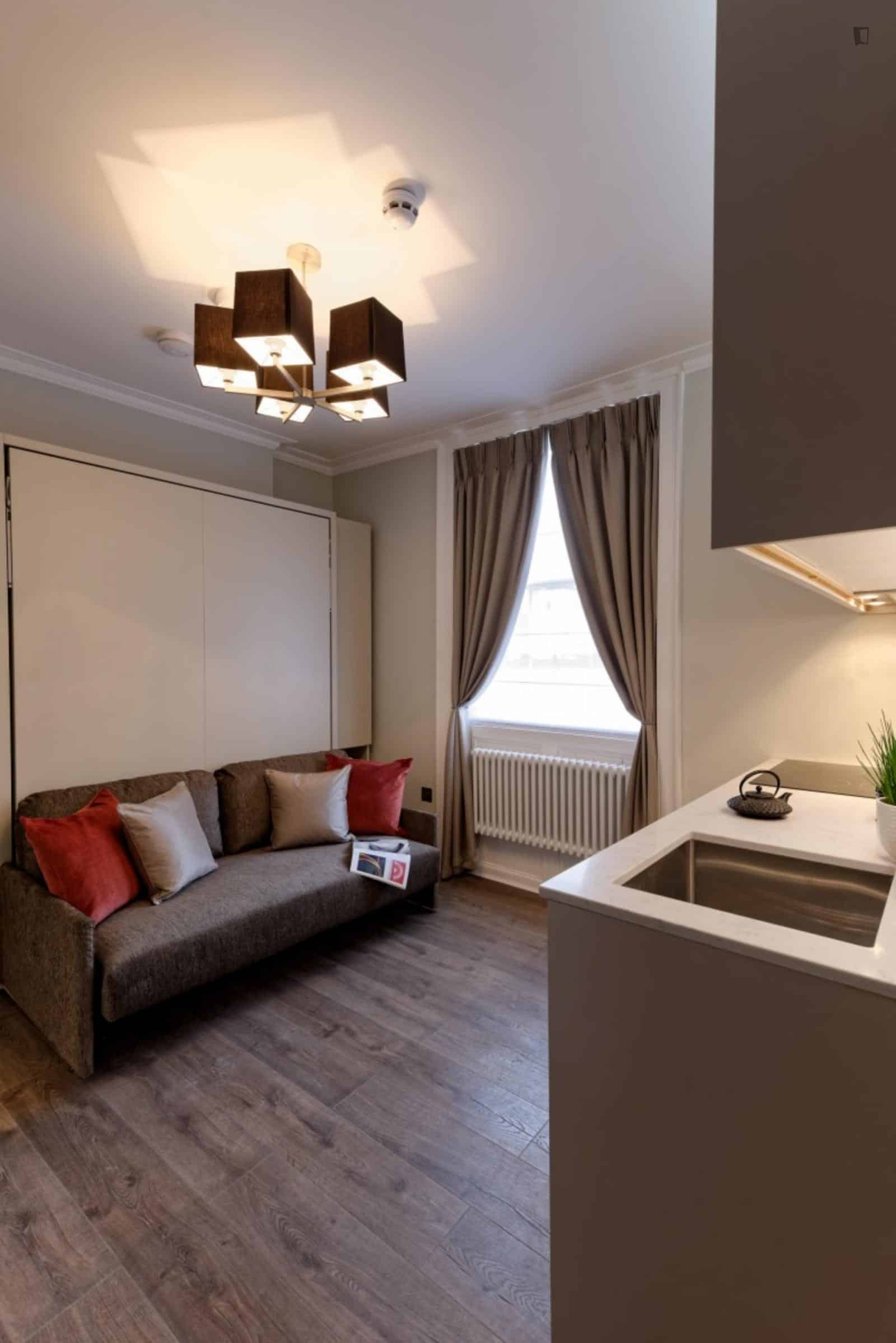 ?w=400&h=260&fit=crop&q=40&auto=format&trim=auto