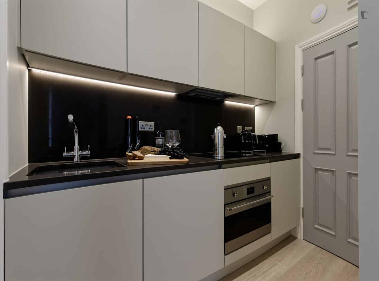 Bedroom 1 - Bedroom?w=400&h=260&fit=crop&q=40&auto=format&trim=auto