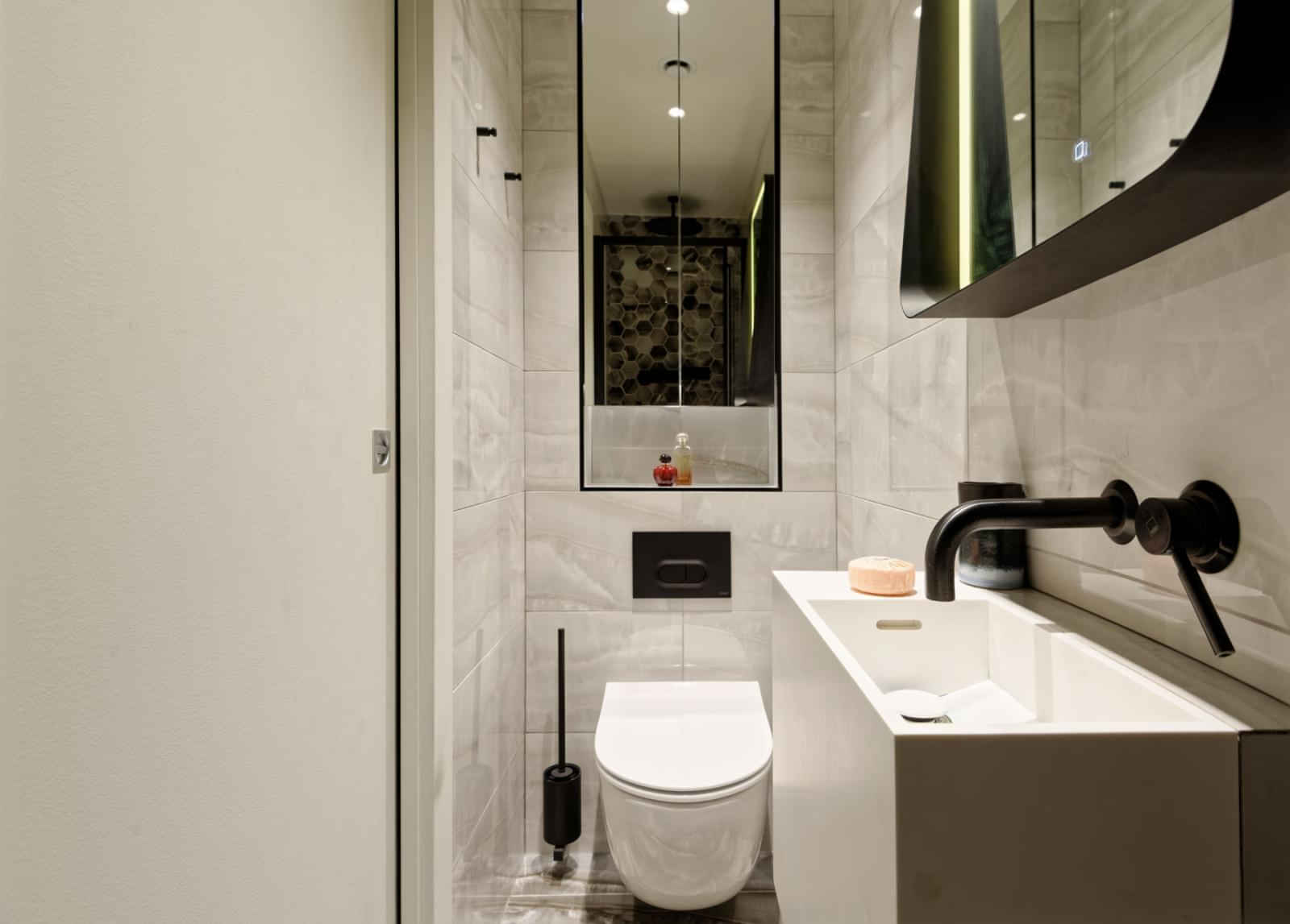 Studio - Bedroom?w=400&h=260&fit=crop&q=40&auto=format&trim=auto