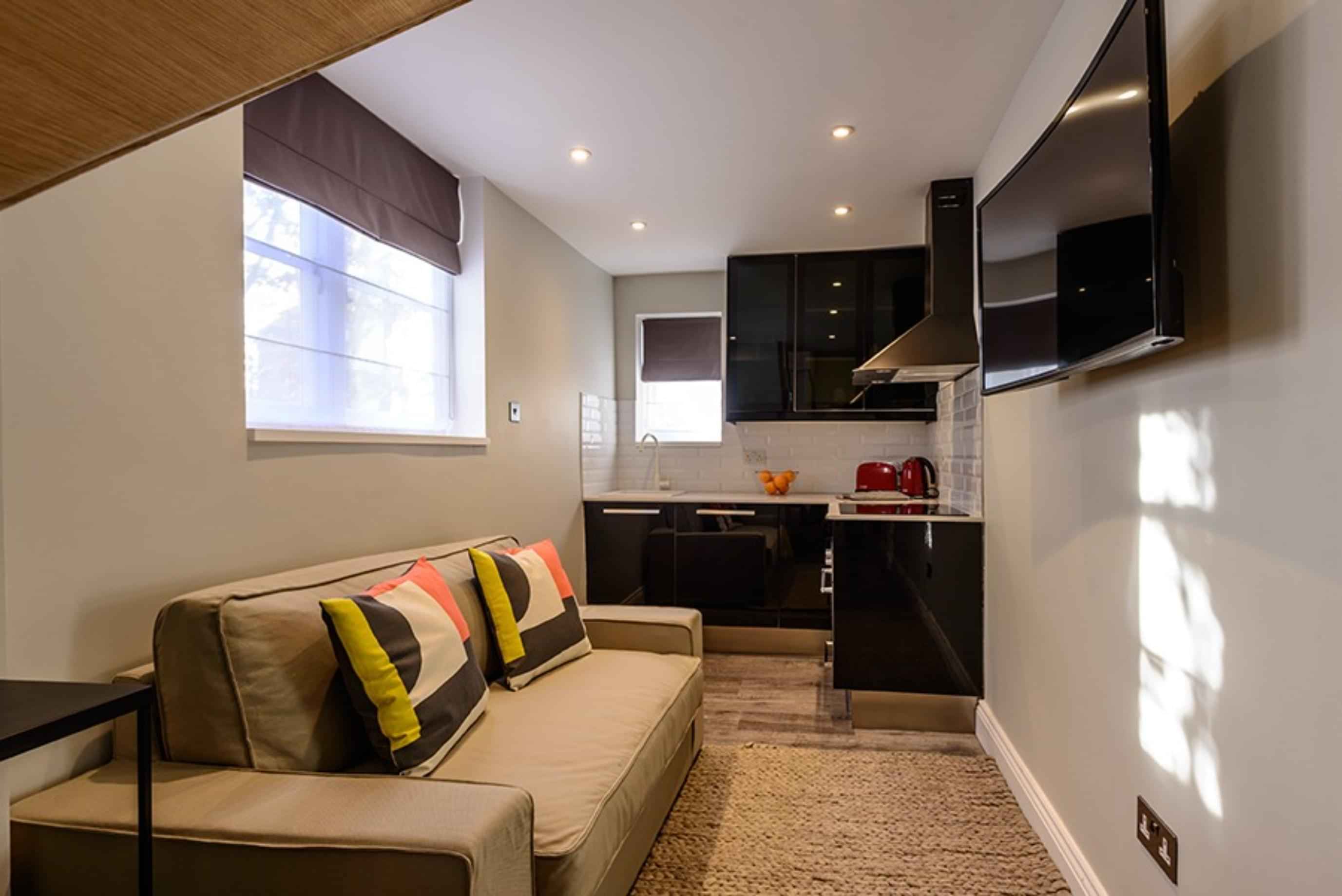 1 Bedroom Apartment, Cotleigh Rd, London NW6 2NL (Flat 1) - London, England, United Kingdom - Common Area