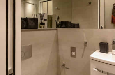 Common Area?w=400&h=260&fit=crop&q=40&auto=format&trim=auto