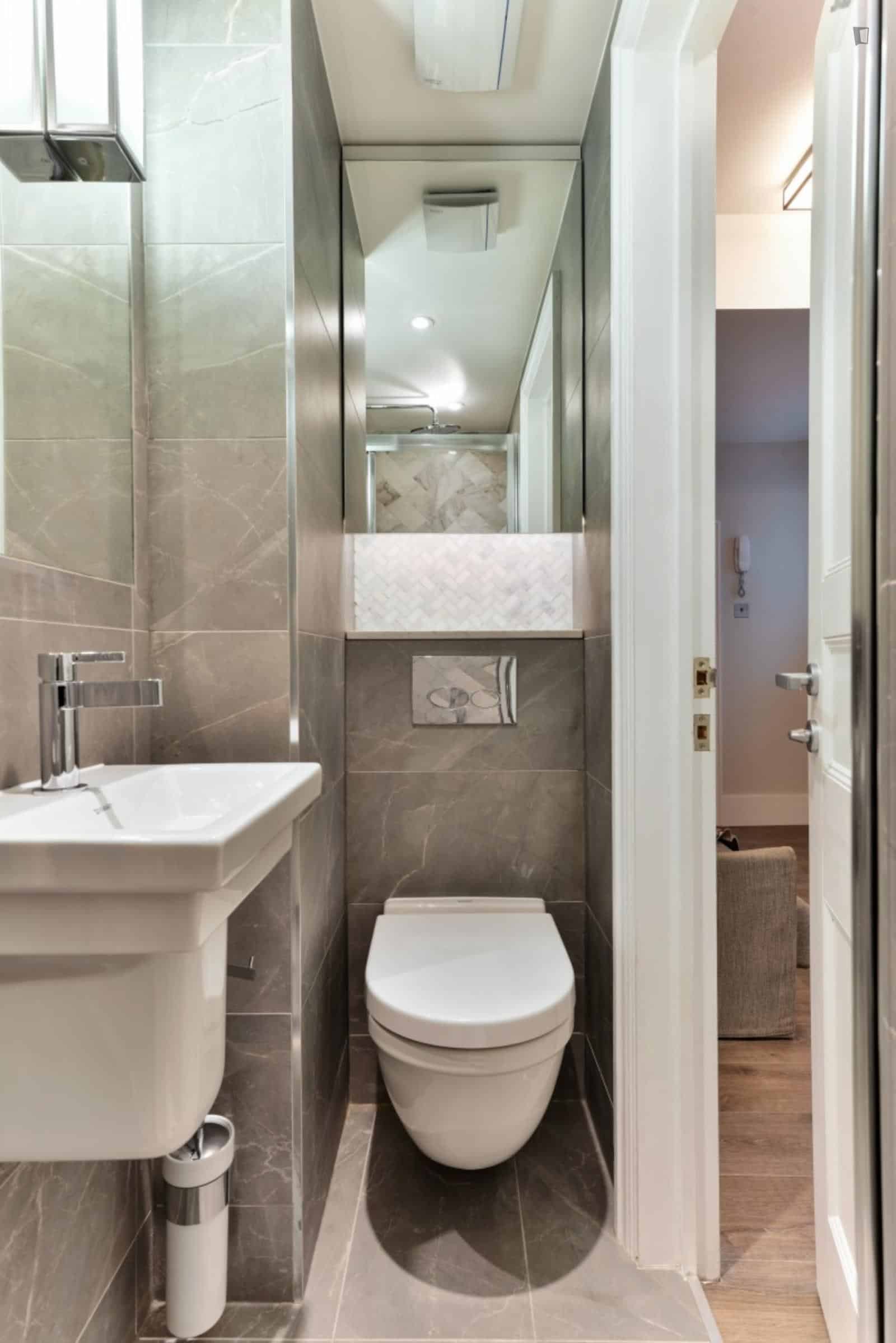 Studio Room, Gloucester Pl, London W1U 6JS (Studio 1) - London, England, United Kingdom - Studio - Bathroom