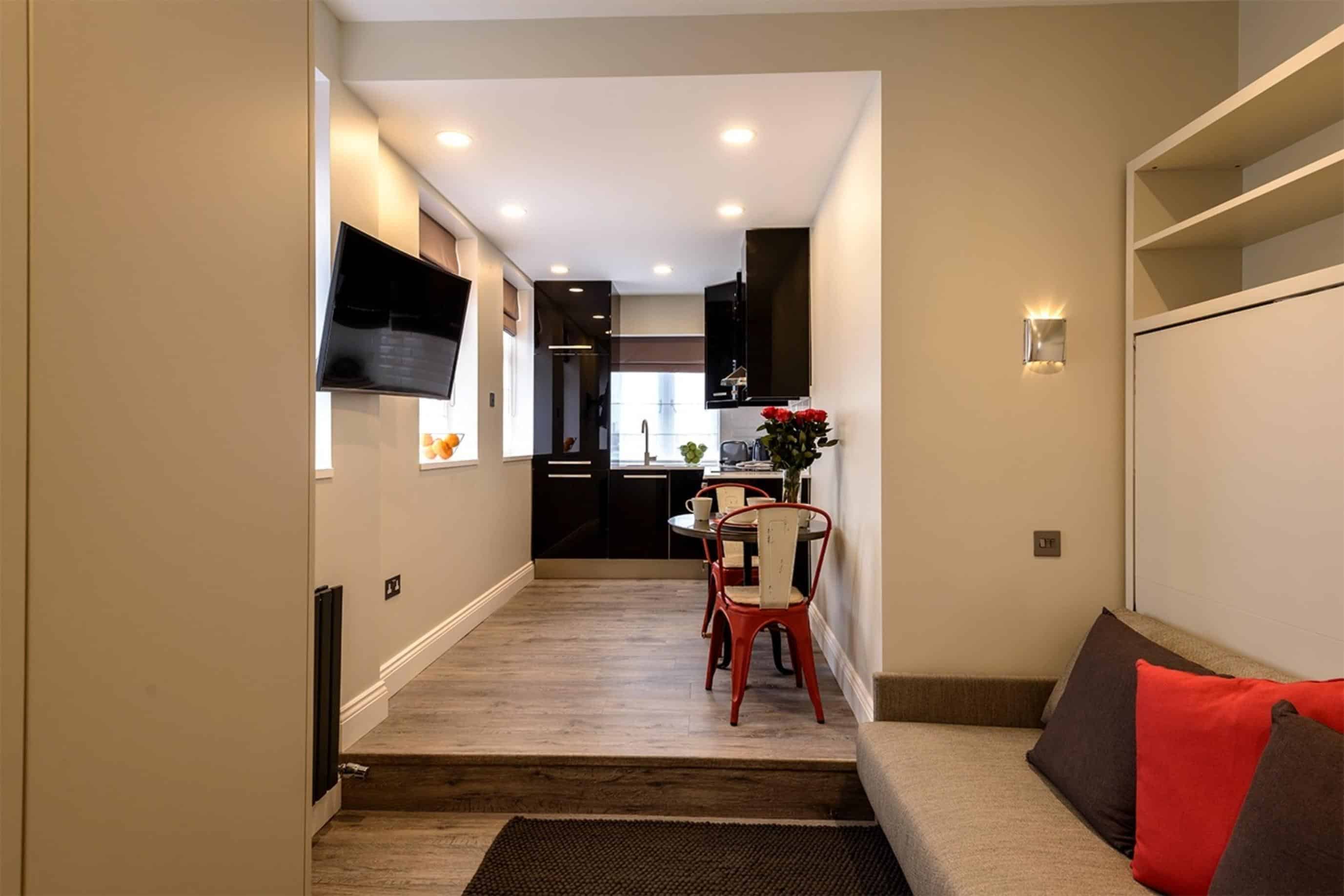 ?w=400&h=260&fit=crop&q=40&auto=format&trim=auto