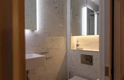 Studio - Bathroom?w=400&h=260&fit=crop&q=40&auto=format&trim=auto