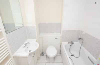 3 Bed 1 Bath - Bedroom?w=400&h=260&fit=crop&q=40&auto=format&trim=auto