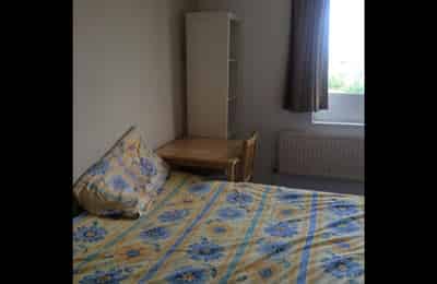 Room in a 6 Bedroom Apartment, Jubilee St, London E1 2PS - London, England, United Kingdom - 6 Bedroom 1 Bathroom Apartment - 2 - Bedroom