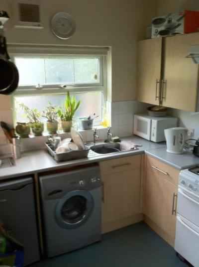 5 Bedroom 1 Bathroom Apartment - Amenities?w=400&h=260&fit=crop&q=40&auto=format&trim=auto